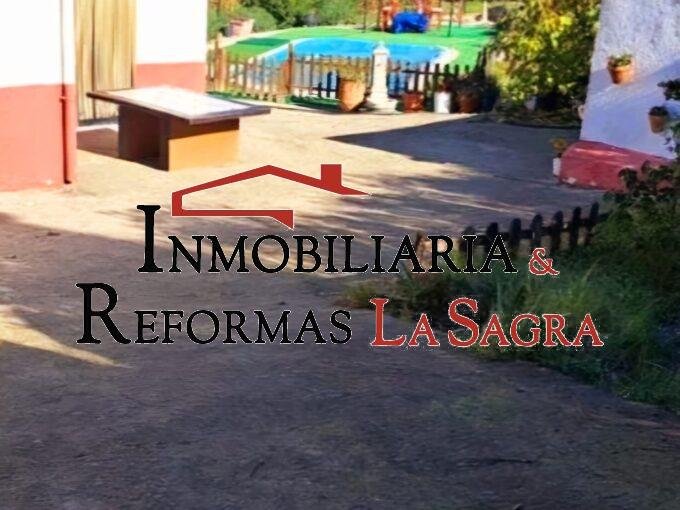 Parcela con casa independiente en Yeles