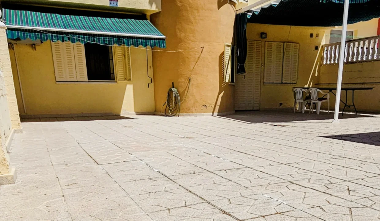 Chalet-Adosado-en-Venta-en-Esquivias-7